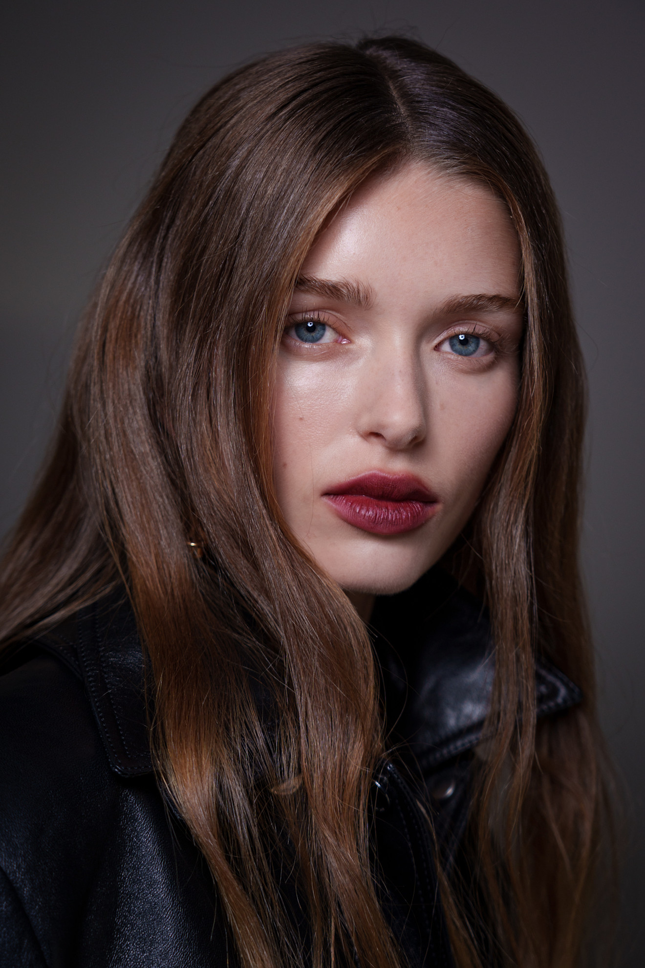 ألوان أحمر شفاه برغندي ومشرق من دار Sportmax