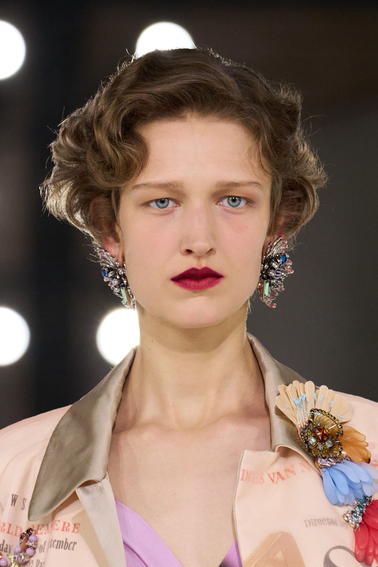ألوان أحمر شفاه حمراء وقوية من وحي دار Dries van Noten