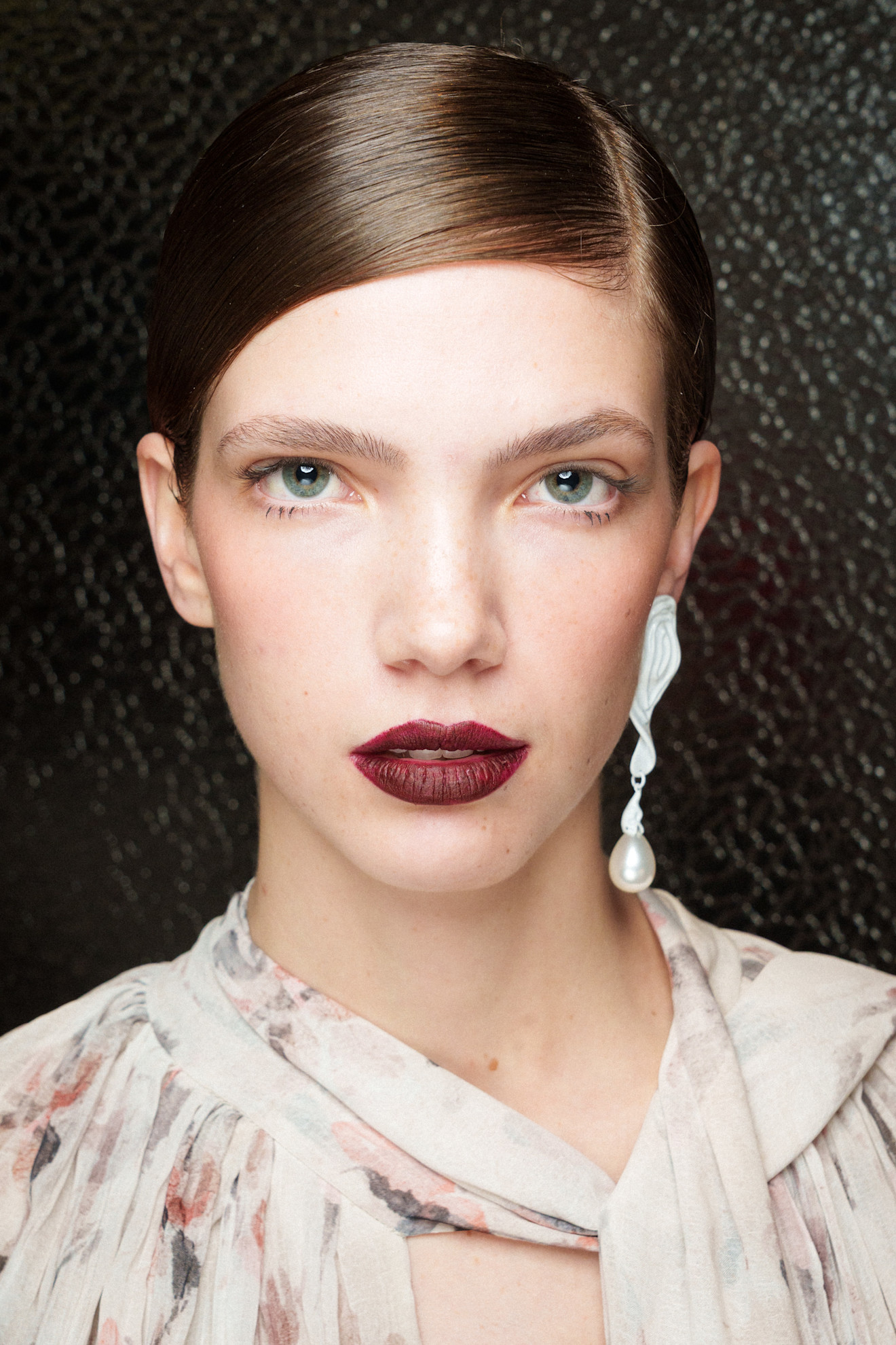 ألوان الشفاه المخملية بتدرجات حمراء