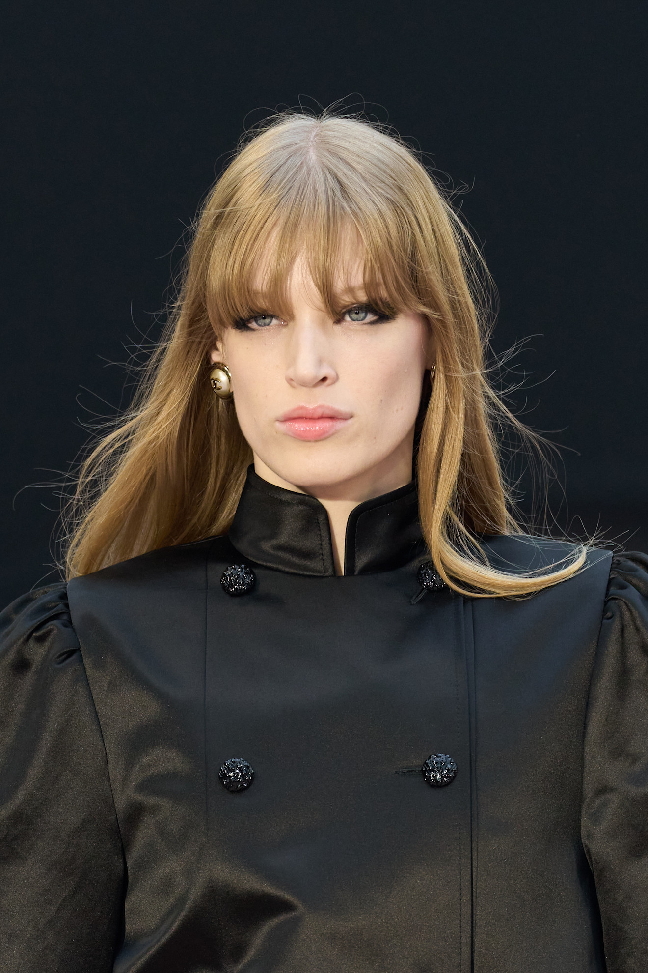 ألوان صبغات الشعر البني الفاتح من دار CHANEL