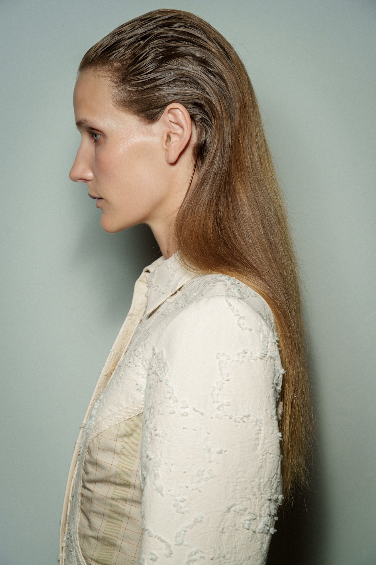 ألوان صبغات الشعر البني الفاتح من دار Meruert Tolegen