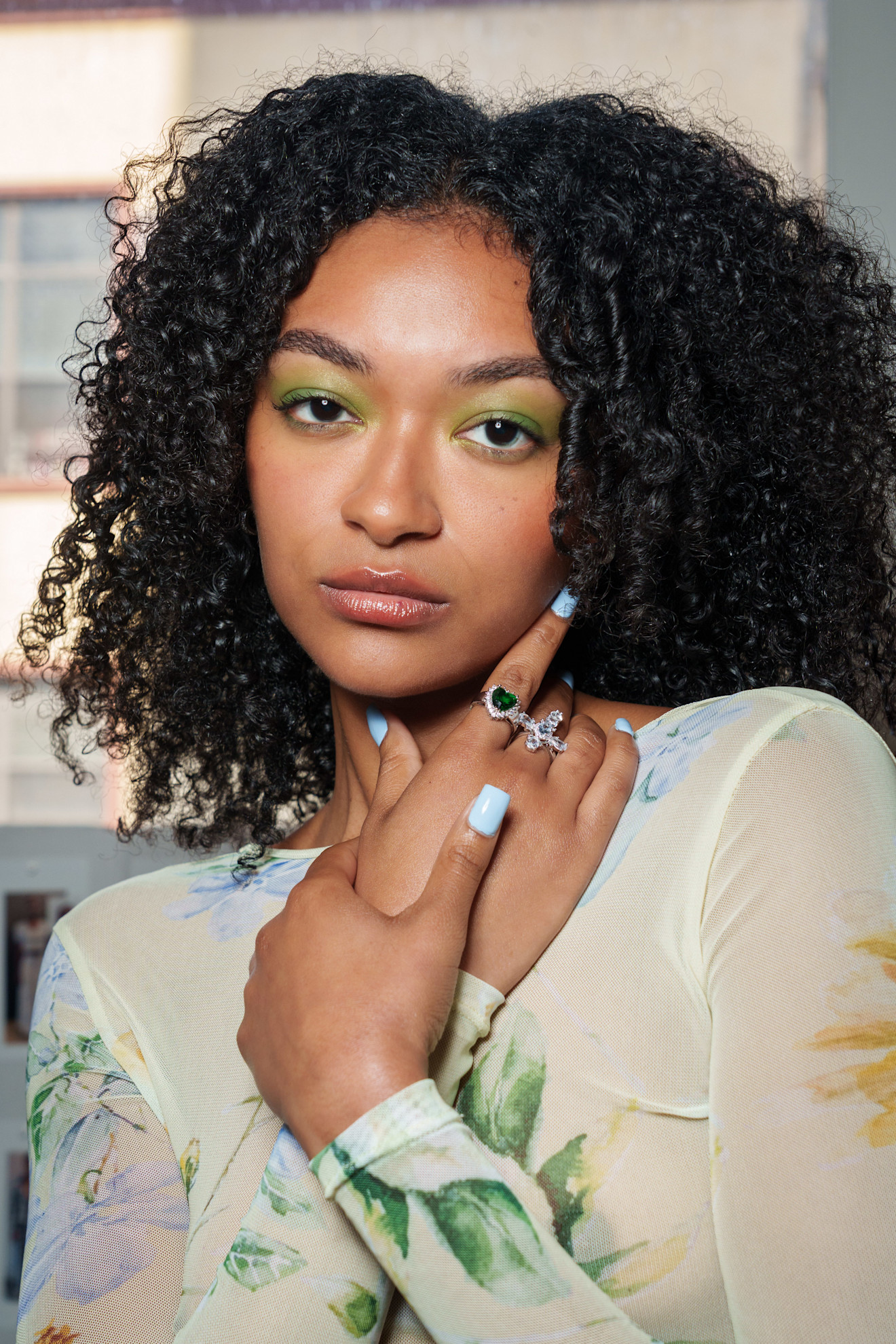 ألوان مناكير زرقاء فاتحة من دار House of Aama