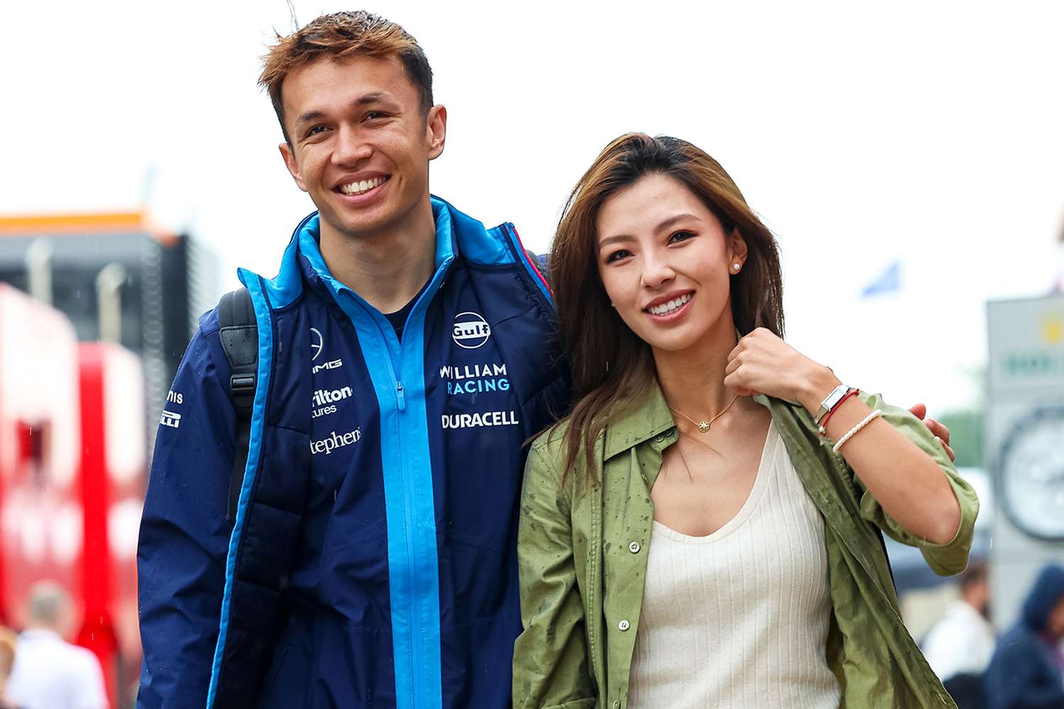 أليكس ألبون Alex Albon وليلي موني هي Lily Muni He