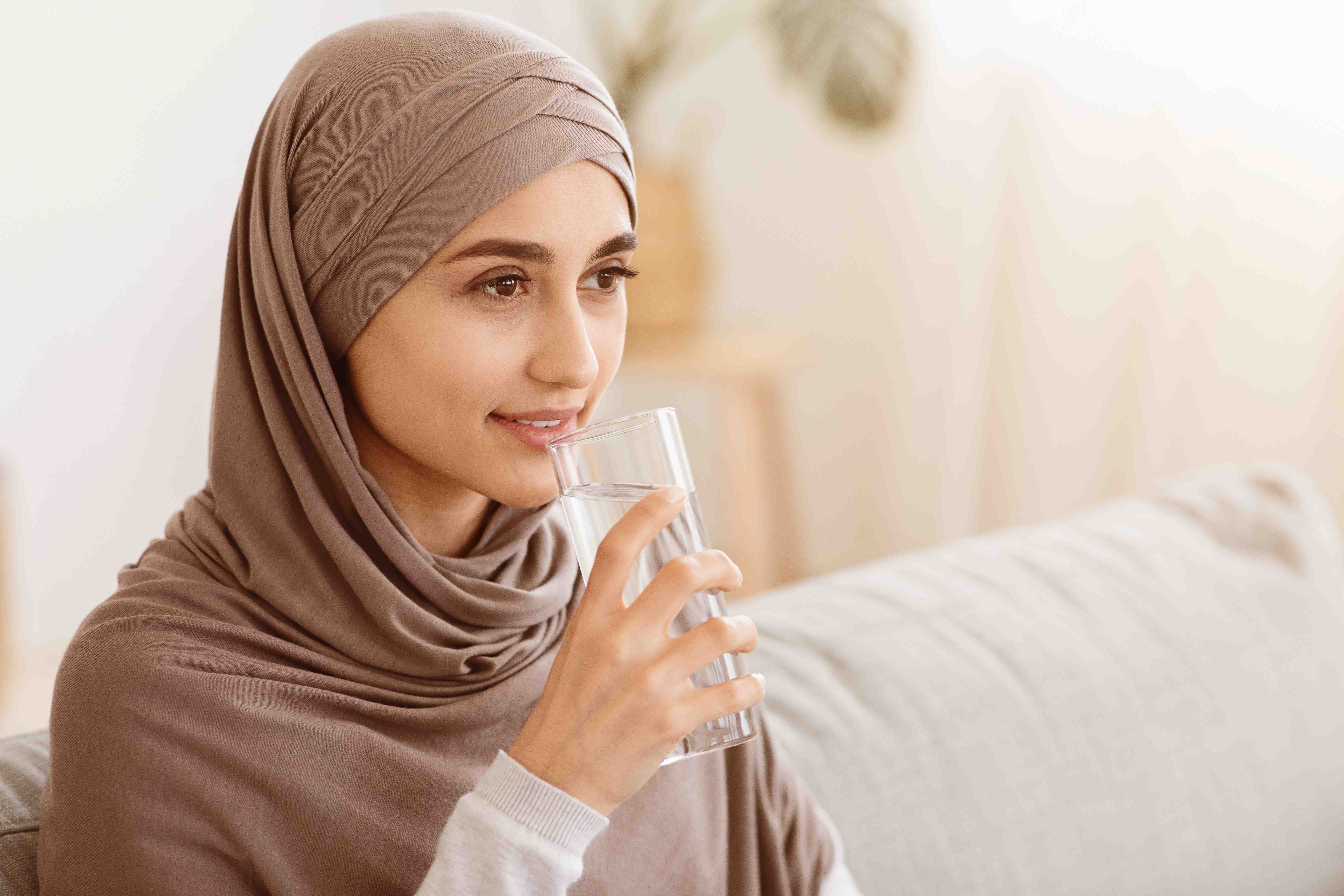 أمراض يعالجها الصوم تتحقق الاستفادة بشرب الماء بوفرة