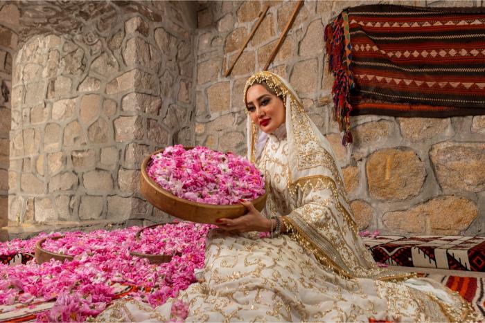 أمل إلياس في الطائف خلال موسم الورد