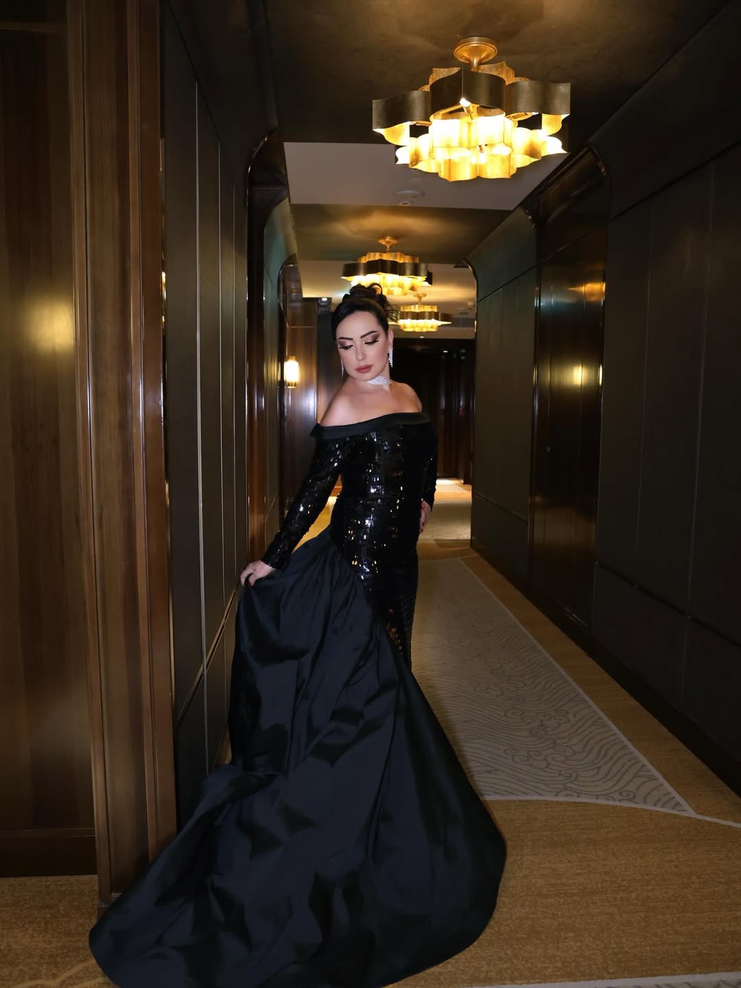  أمل عرفة بالفستان المرصع باللون الأسود من توقيع Créa