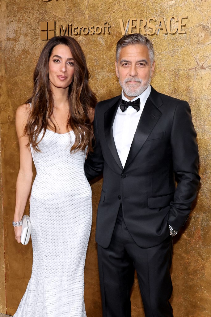 أمل كلوني تتألق بمجوهرات فاخرة تزيد إطلالتها رونقًا وجاذبية