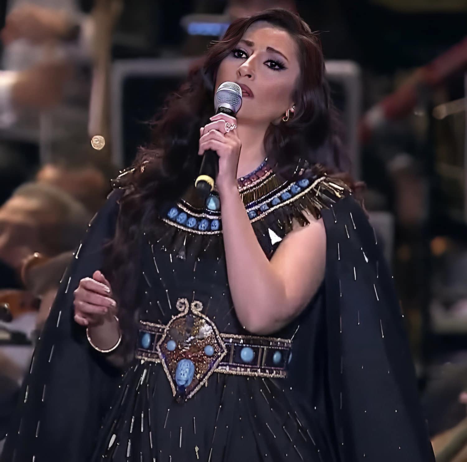 أميرة سليم تغنى "أنشودة إيزيس" في موكب المومياوات الملكية