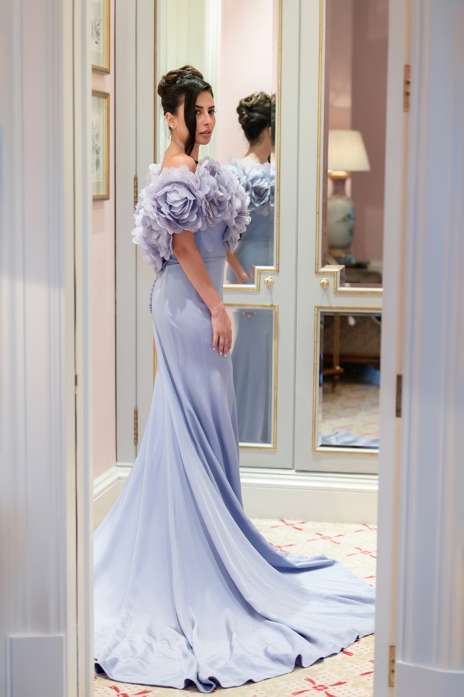 أناقة اللون البنفسجي لفستان مميز إختارته لمى عقيل من House of Savin
