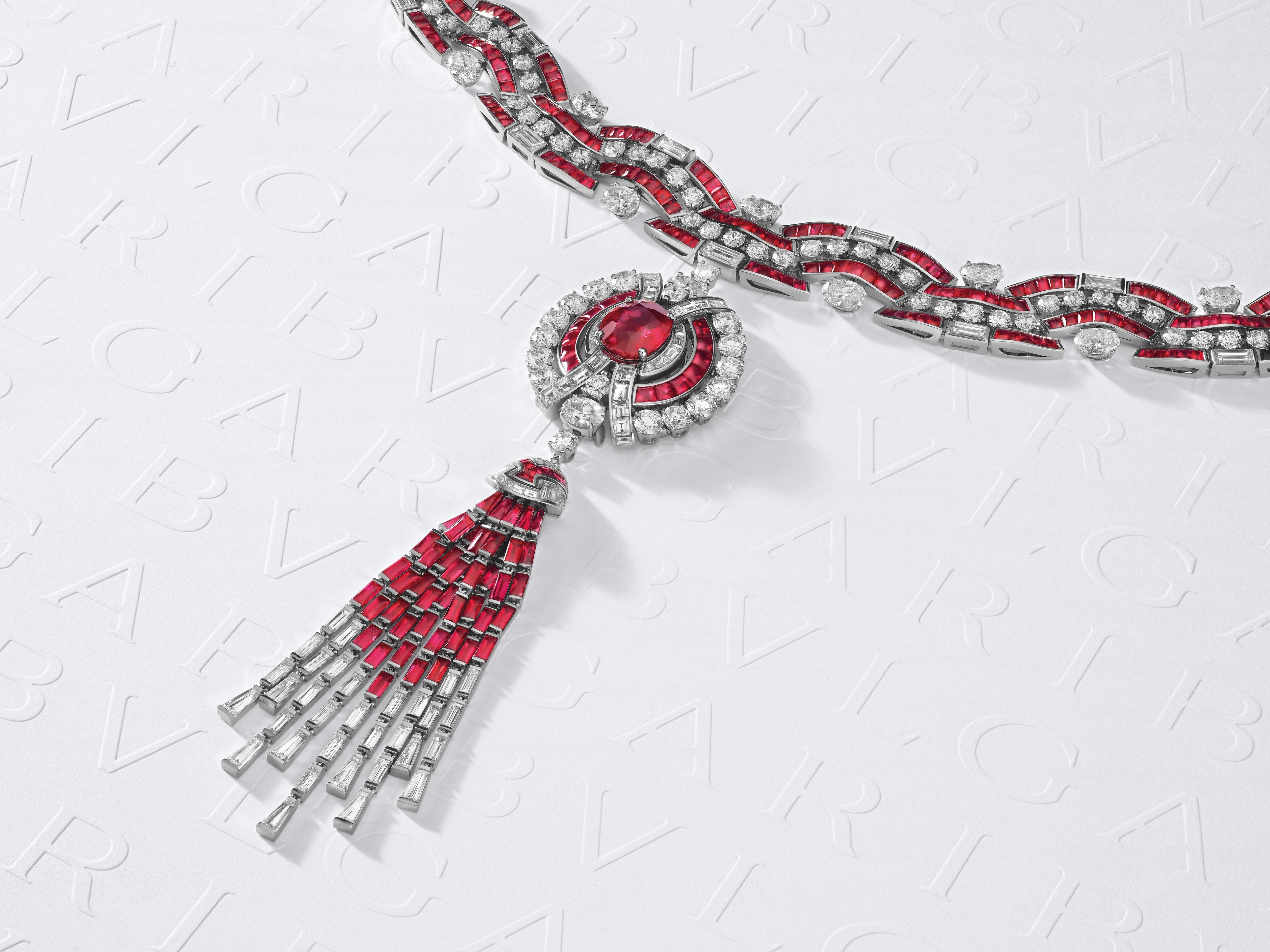 أناقة الياقوت في مجوهرات Bulgari