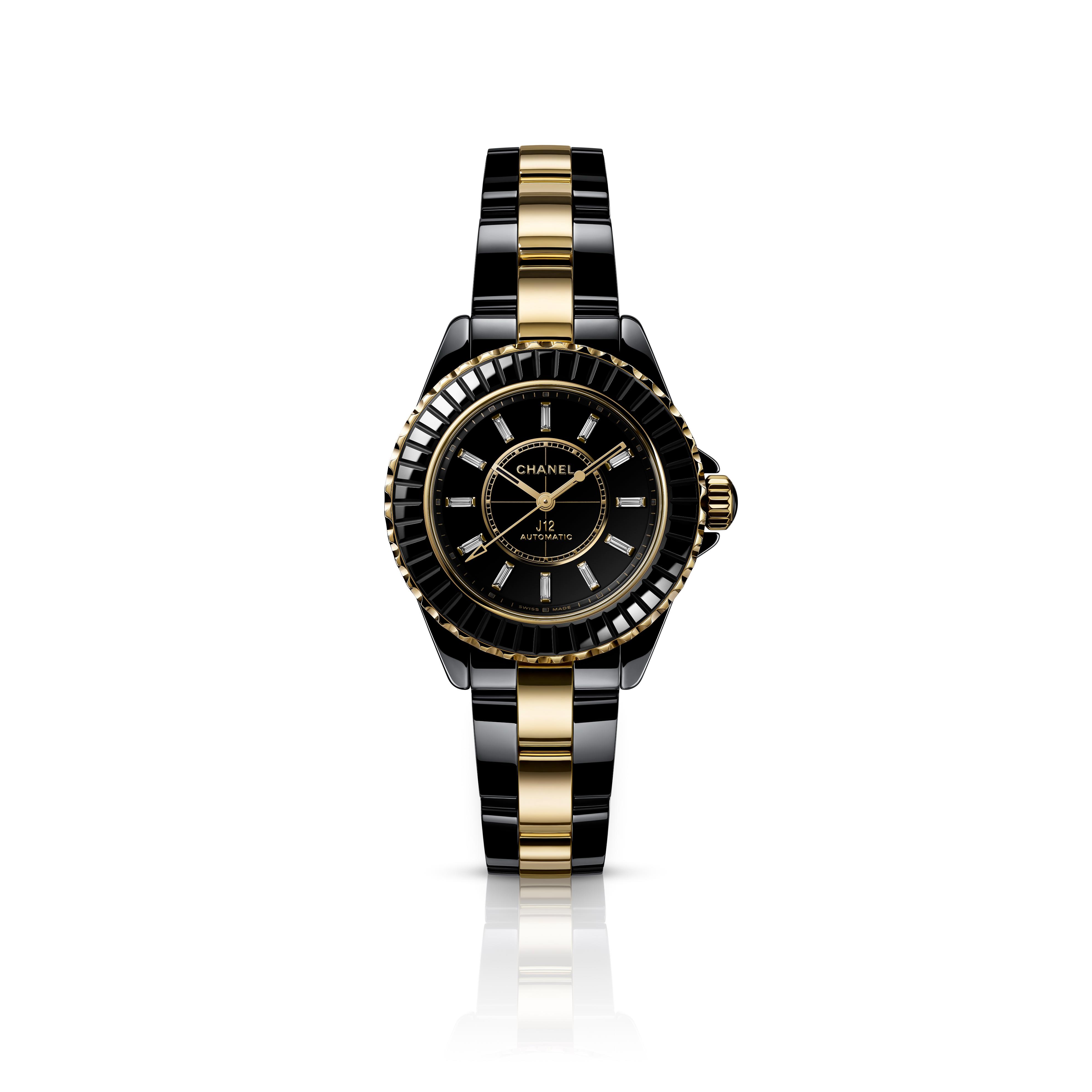 أناقة رياضية متقنة في ساعة CHANEL J12 من الذهب والسيراميك