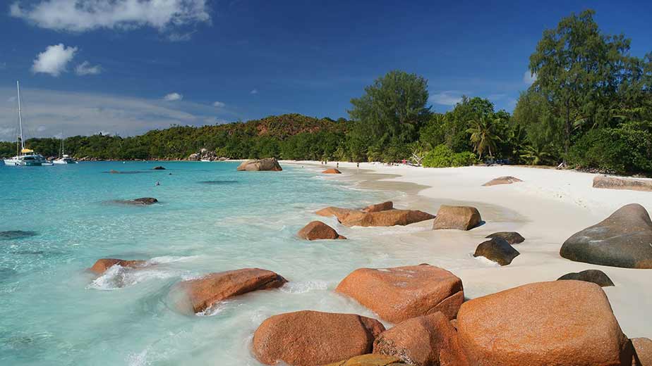 أنس لازيو، براسلين، سيشيل