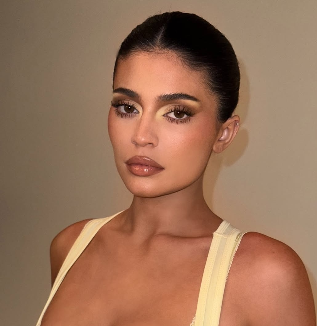 إتجاهات المكياج الفاتح بأسلوب كايلي جينر