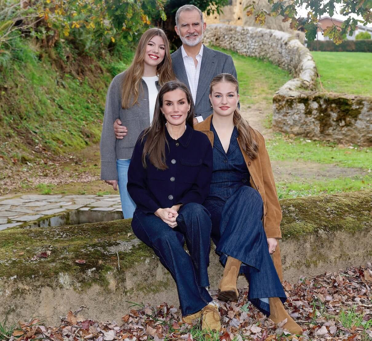 إسبانيا ليتيزيا وفيليب.. في صورة رمزية معبرة