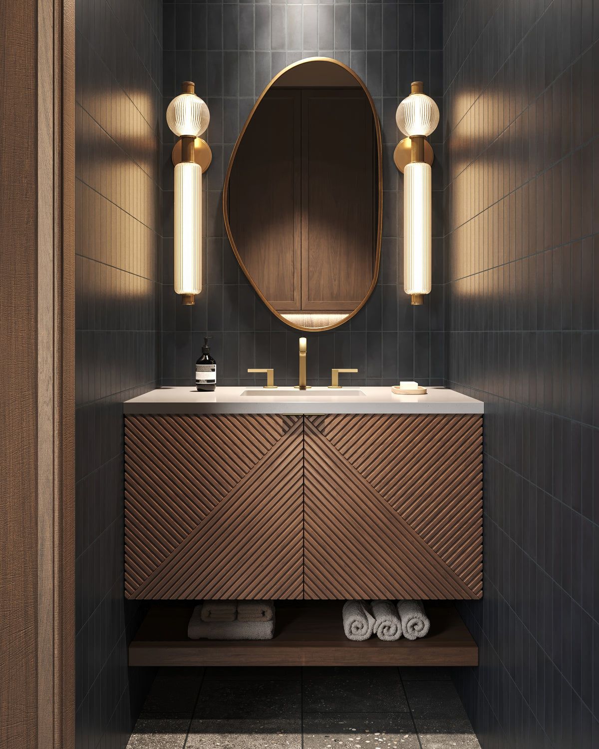 إضاءات شمعدانية أنيقة تزين حوض الحمام