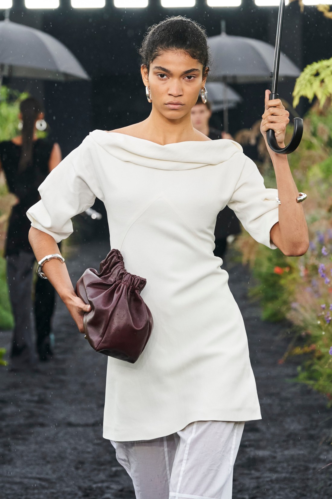 إطلالة أنيقة من Jil Sander
