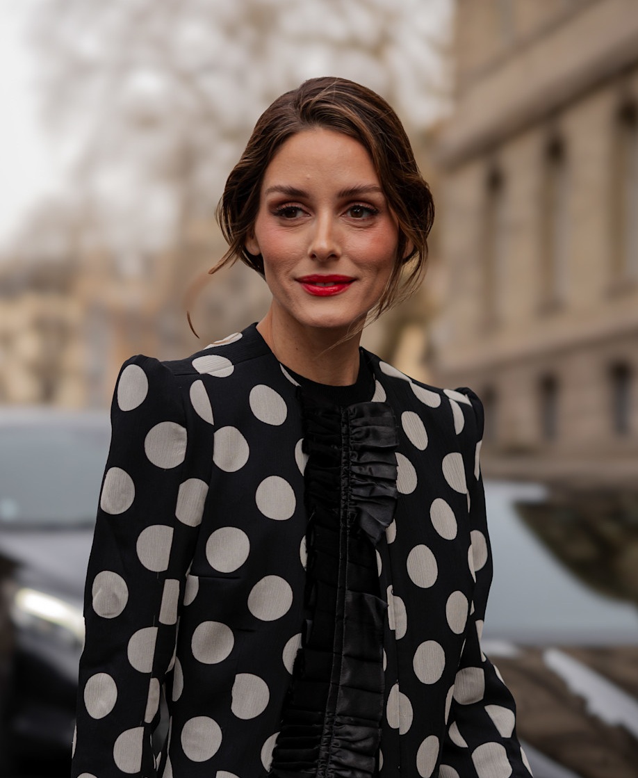 إطلالة الجميلة Olivia Palermo بالمكياج البني