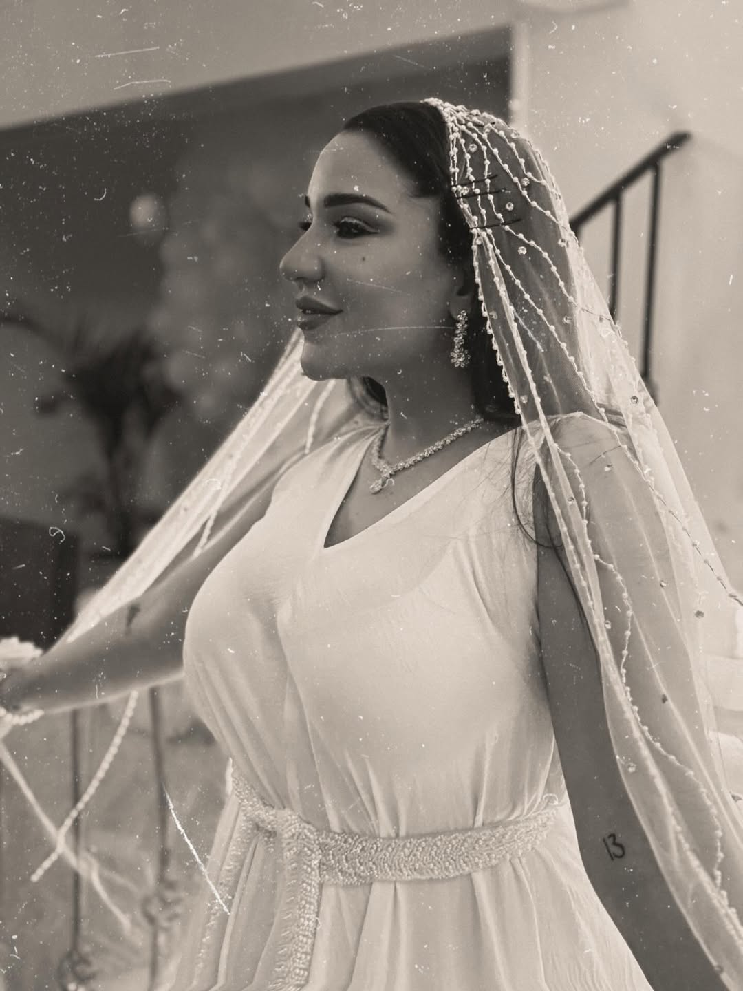 إطلالة انيقة وناعمة لاسما شريف في حفل زفافها