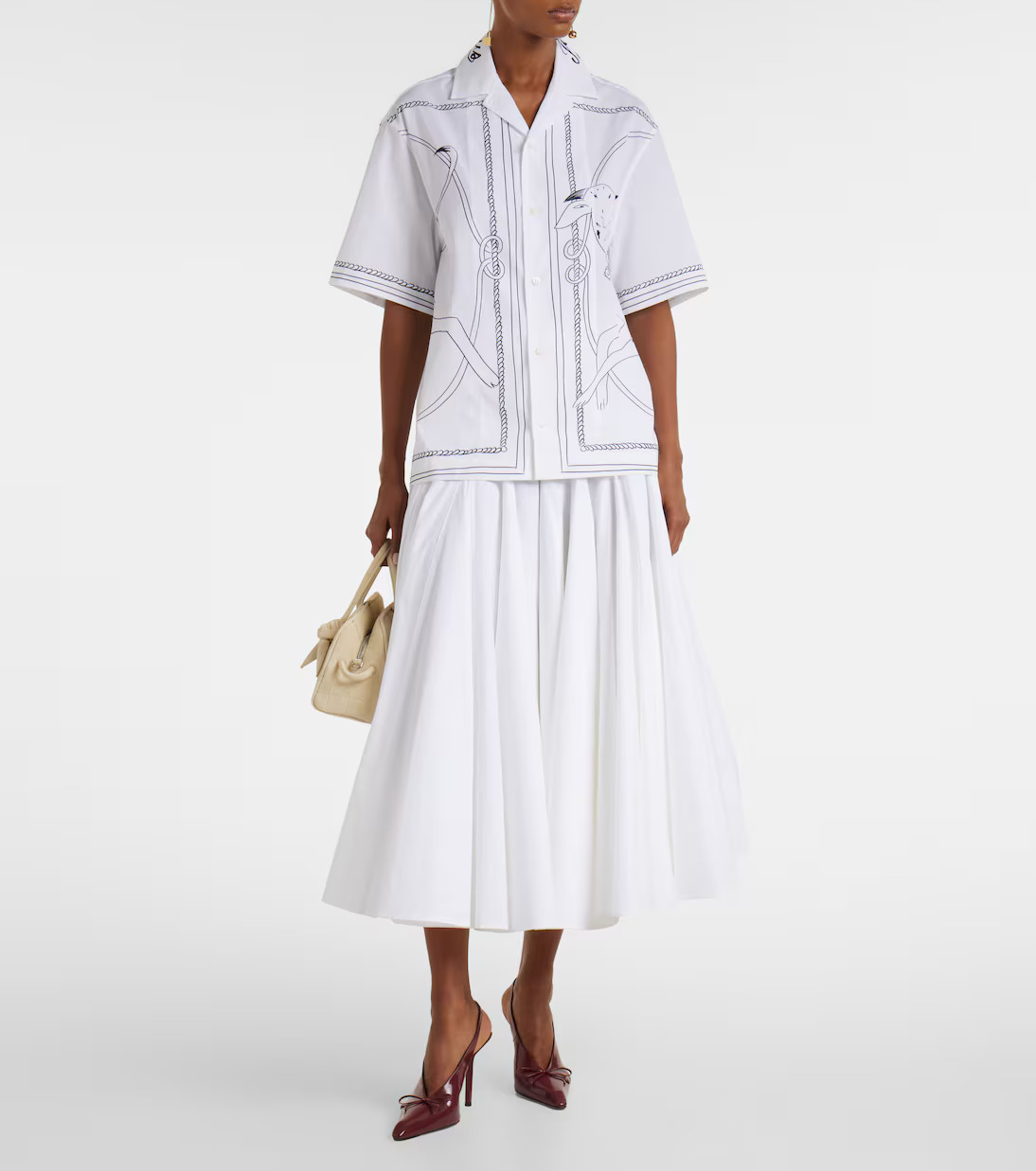 إطلالة بطبعات ناعمة من Jacquemus