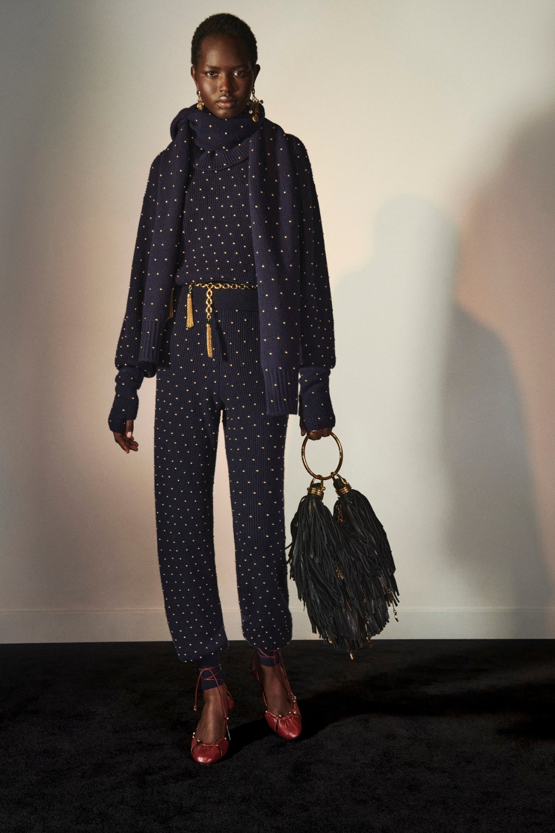 إطلالة بنقاط صغيرة من مجموعة Chloe Resort ربيع صيف 2025