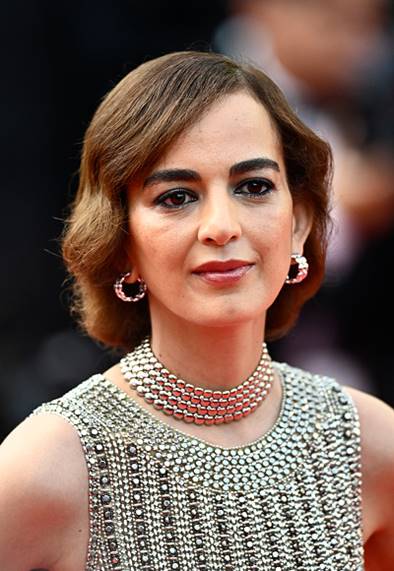 إطلالة جديدة لليلى سليماني بعقد وأقراط Honeymoon من Cartier Collection