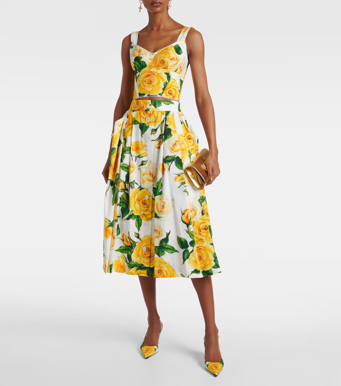 إطلالة رسمية مع كلاتش صغيرة من Dolce & Gabbana