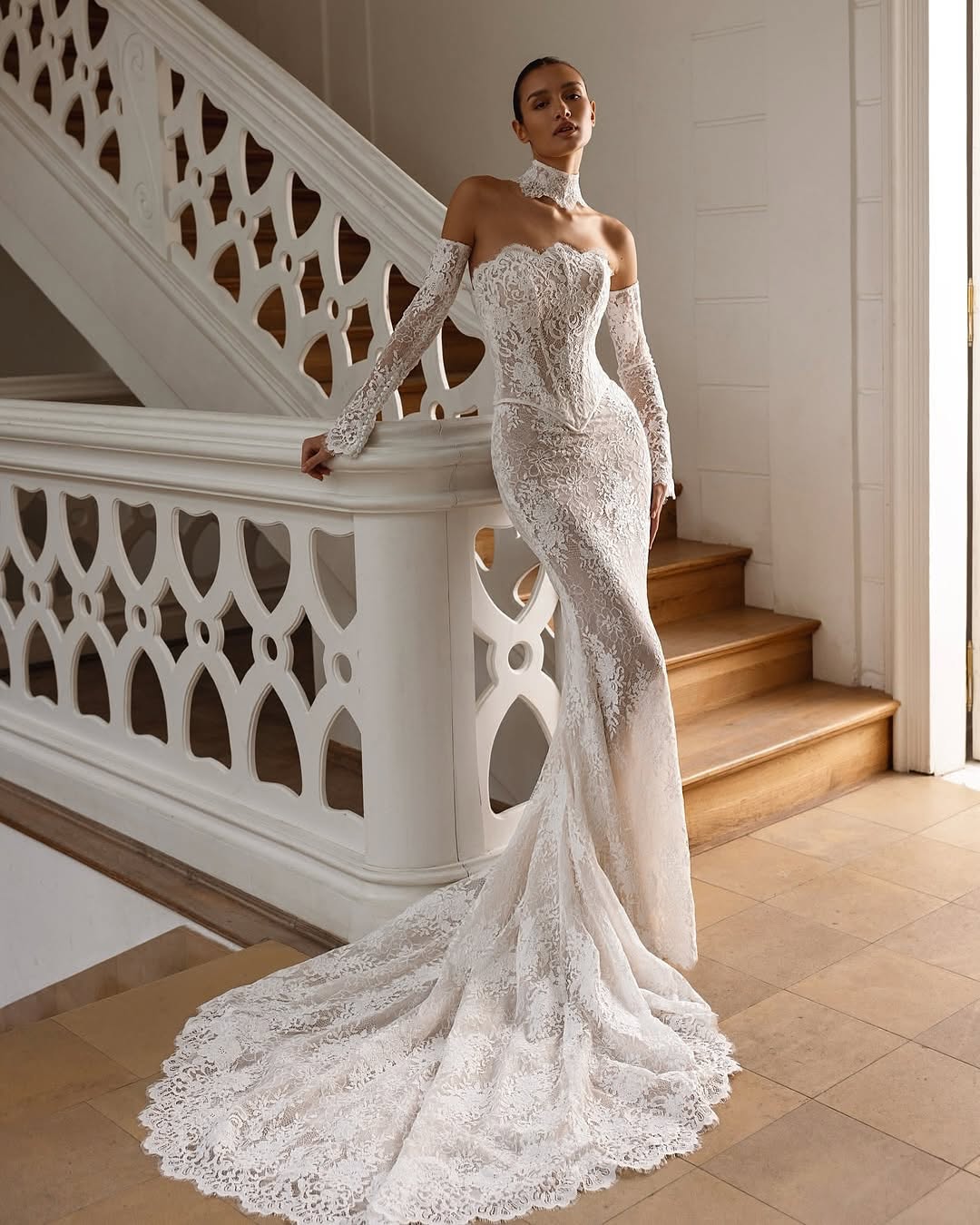 إطلالة زفاف بالدانتيل من Boutique vestidos de novia ELYBRIDE