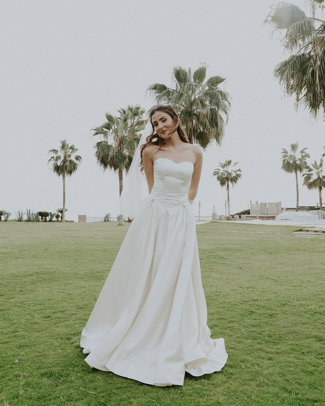 إطلالة عرائسية كلاسيكية لمارلين نعمان