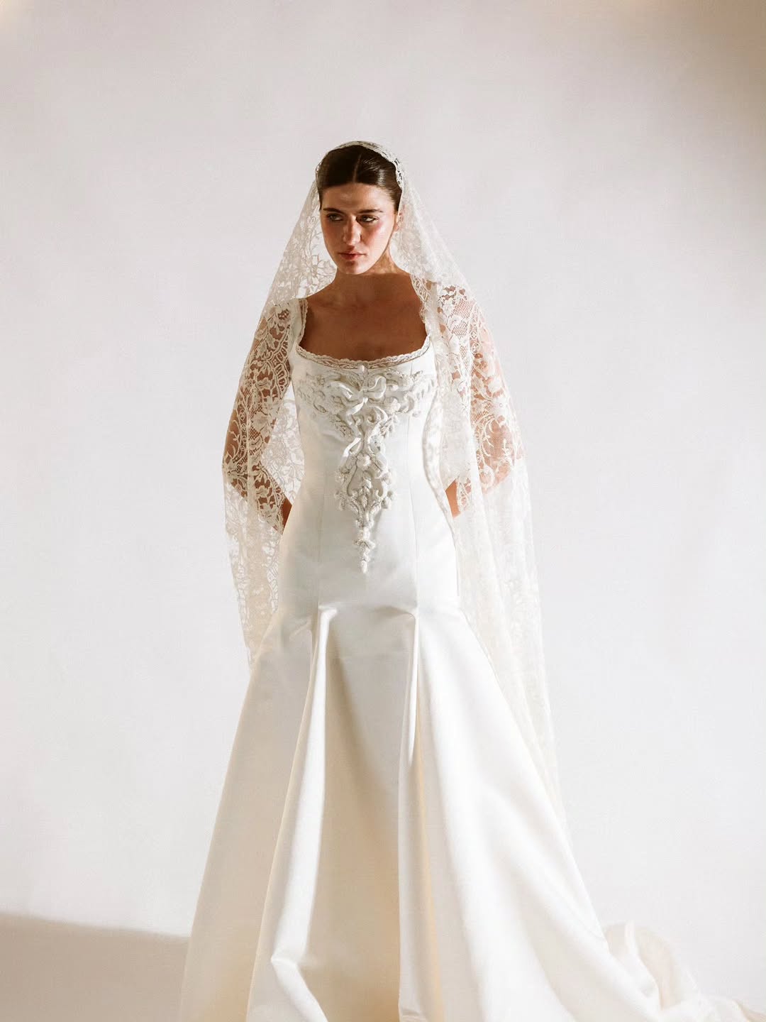 إطلالة عروس ساحرة توقيع نور عزازي