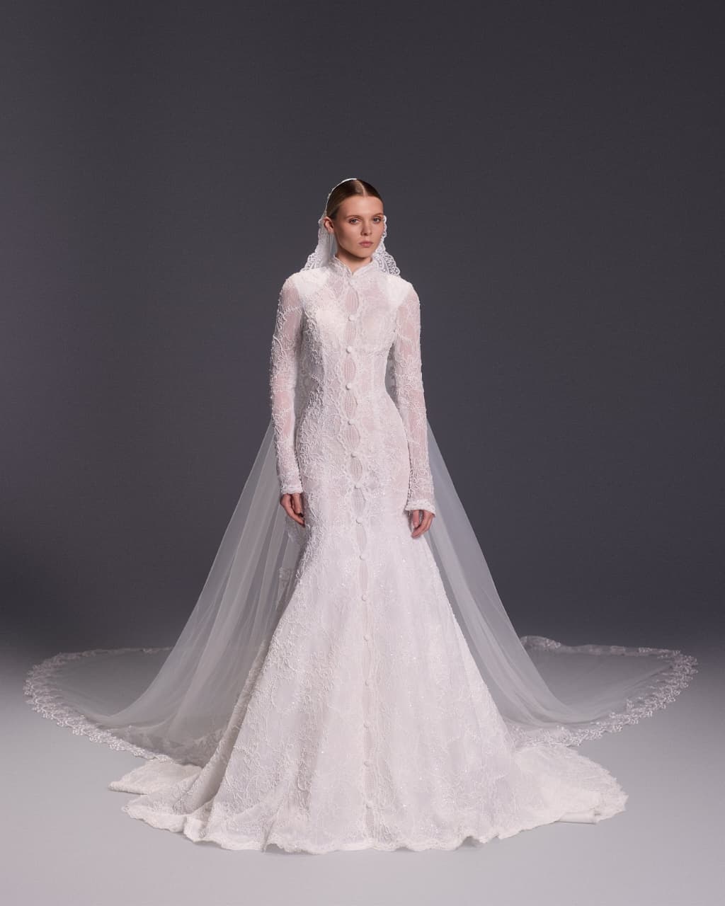 إطلالة عروس لافتة توقيع نجا سعادة