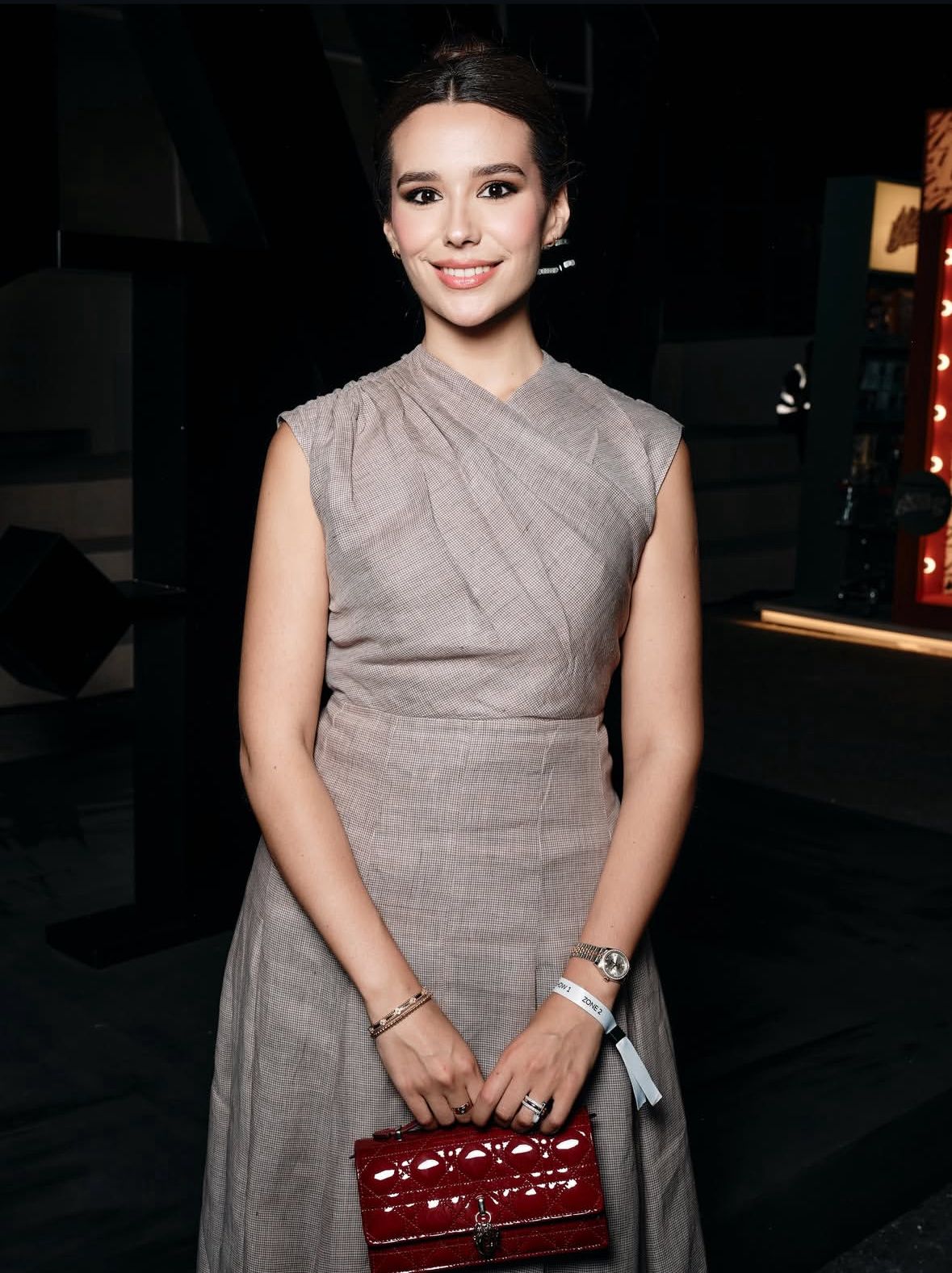 إطلالة لارا العمري بتنسيق شوق آل دوله خلال أسبوع الأزياء في الرياض 2025