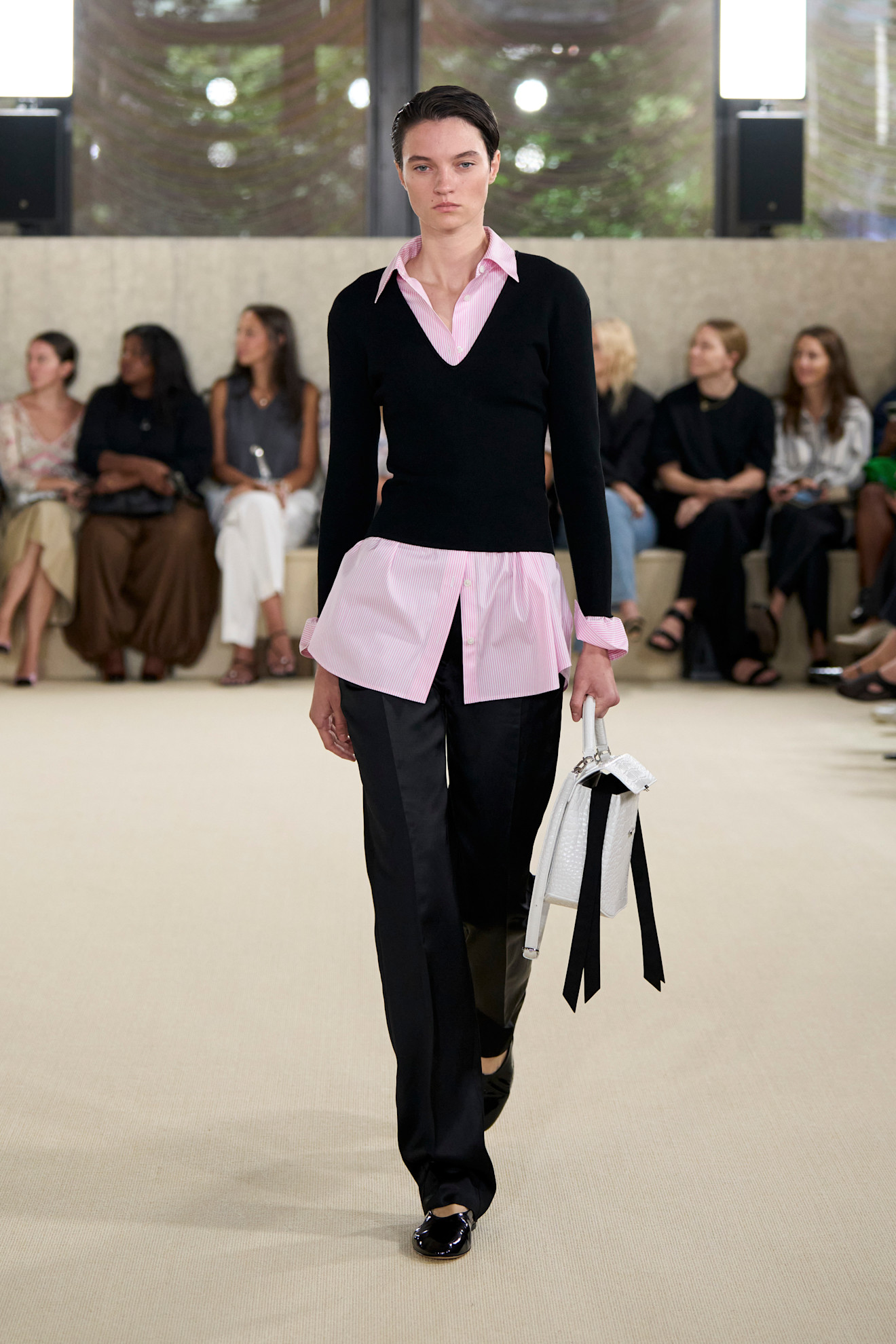 إطلالة متعددة الطبقات من Totême