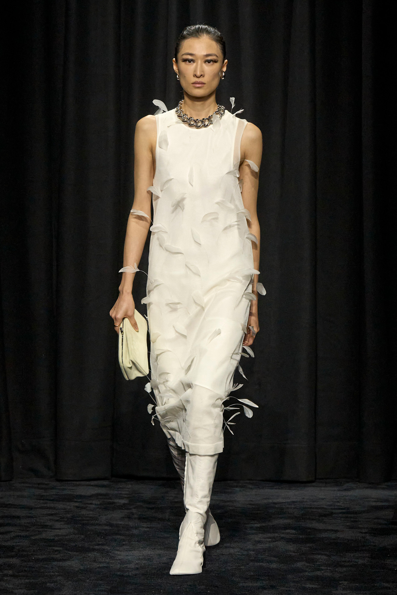 إطلالة متوازنة من Jil Sander