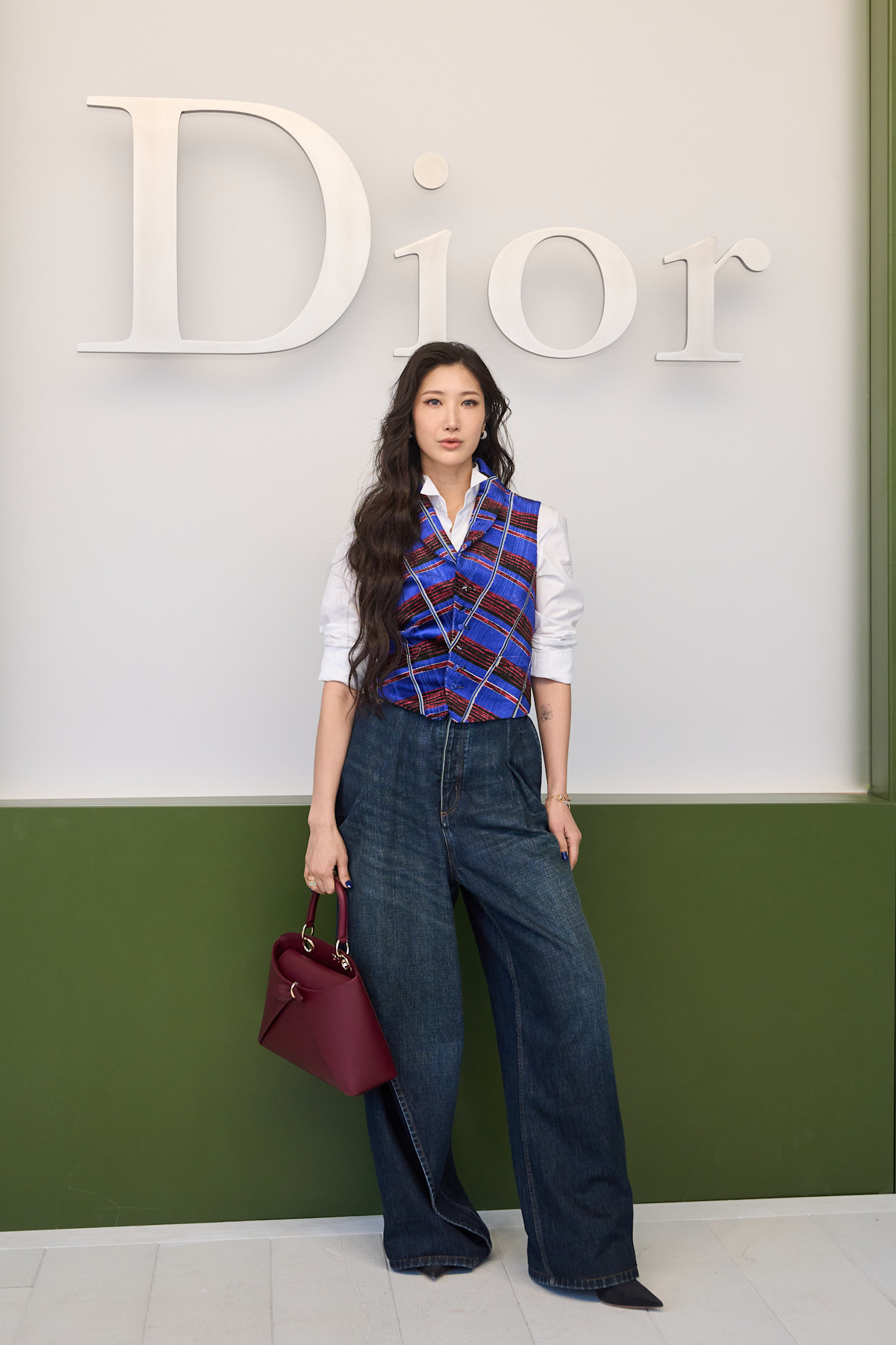 إطلالة متوازنة منقوشة 