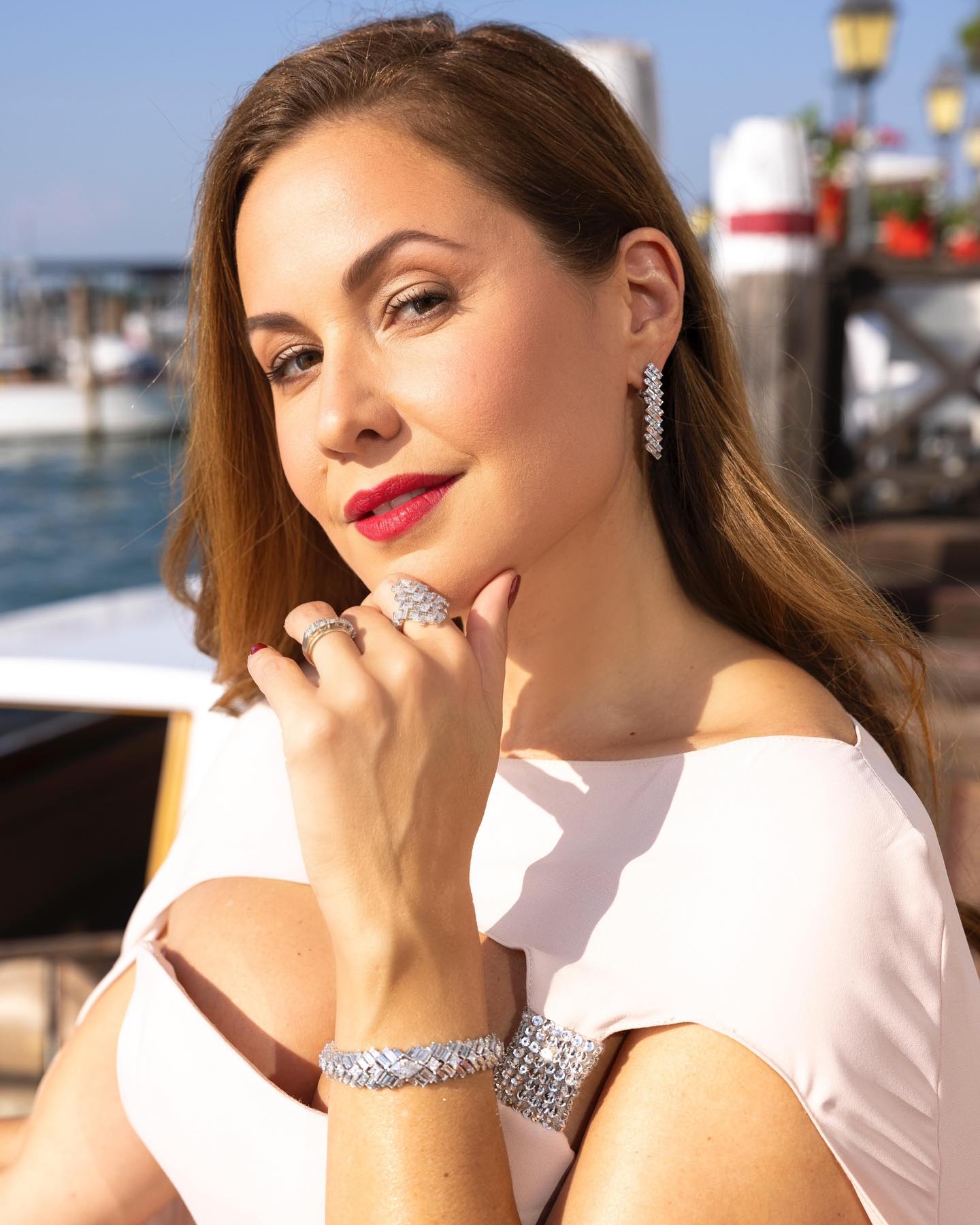  ريا أبي راشد بقطع مجوهرات غاية في الأناقة والرُقي من كارتييه Cartier