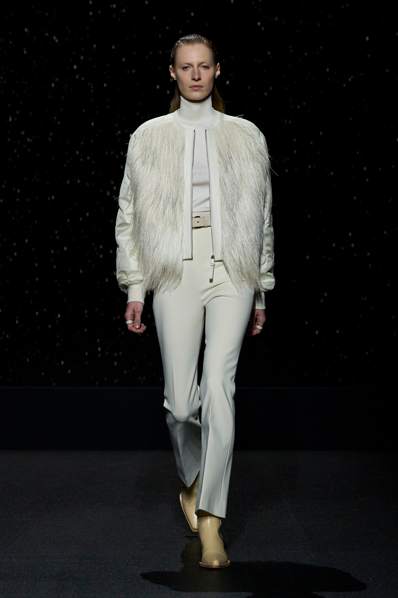 إطلالة ناعمة بأقمشة فخمة من ‏Hermes