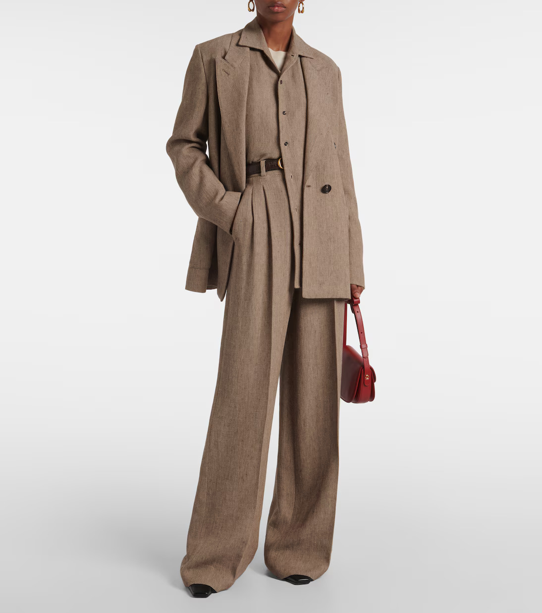 إطلالة Monochrome من Loro Piana