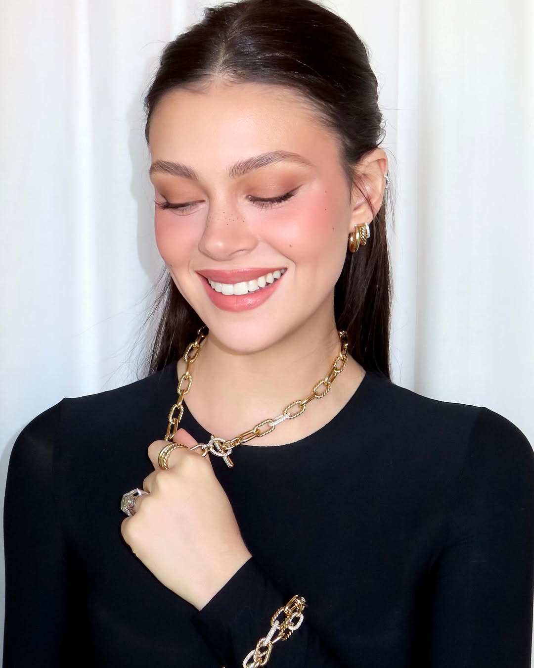 إطلالة Nicola Peltz Beckham برسمات الحواجب العريضة