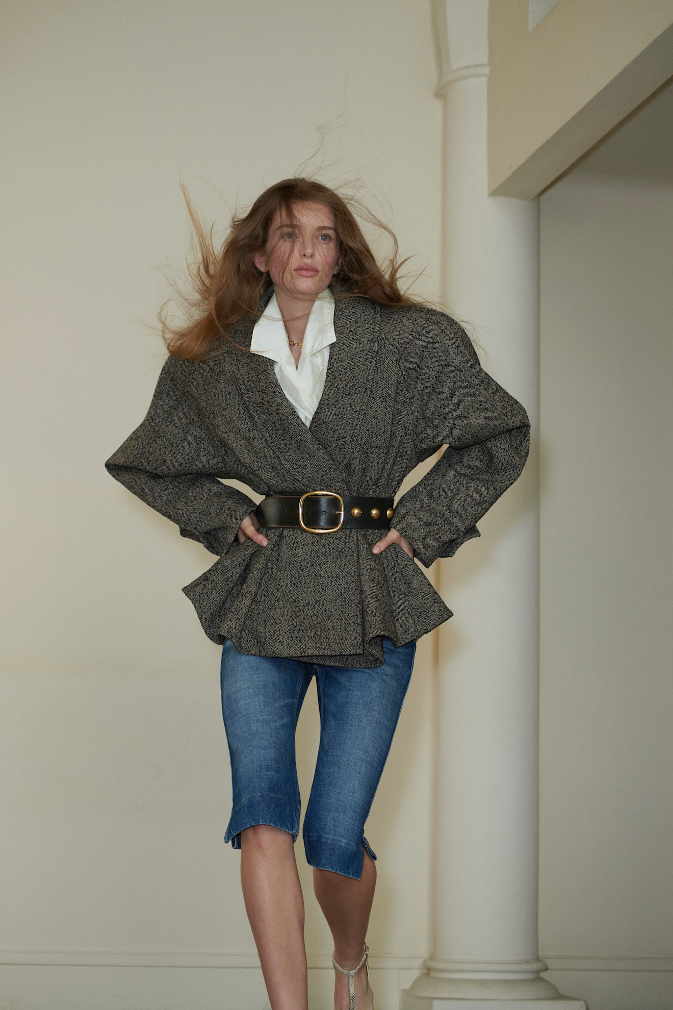 إطلالة Semi-Casual مع حزام عريض من Chloe