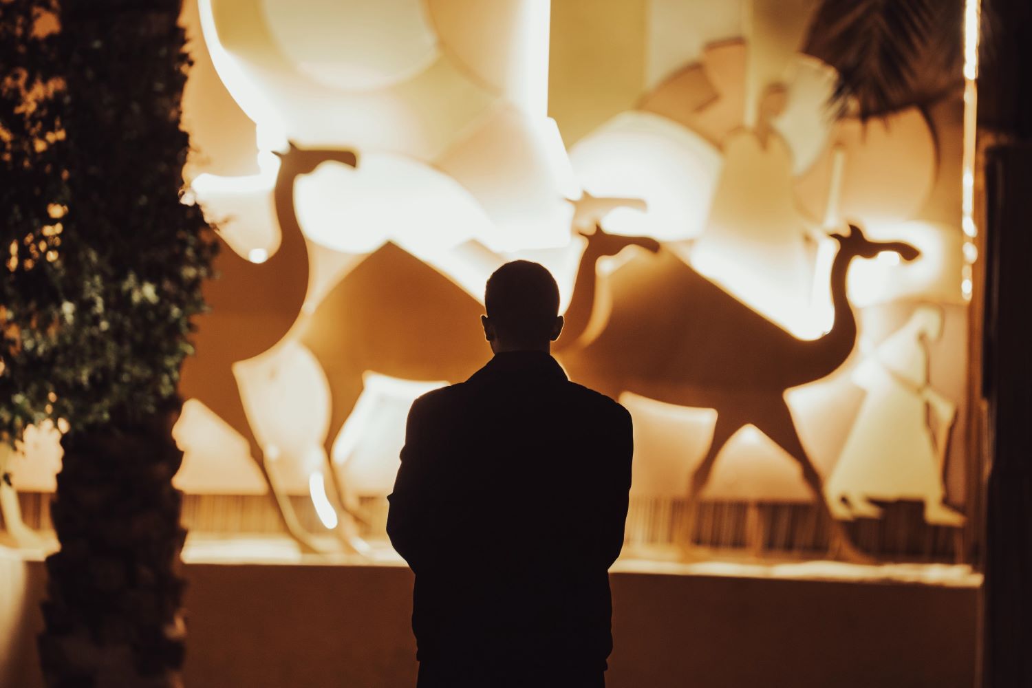 إعادة صياغة إرث القوافل بأسلوب فني حديث