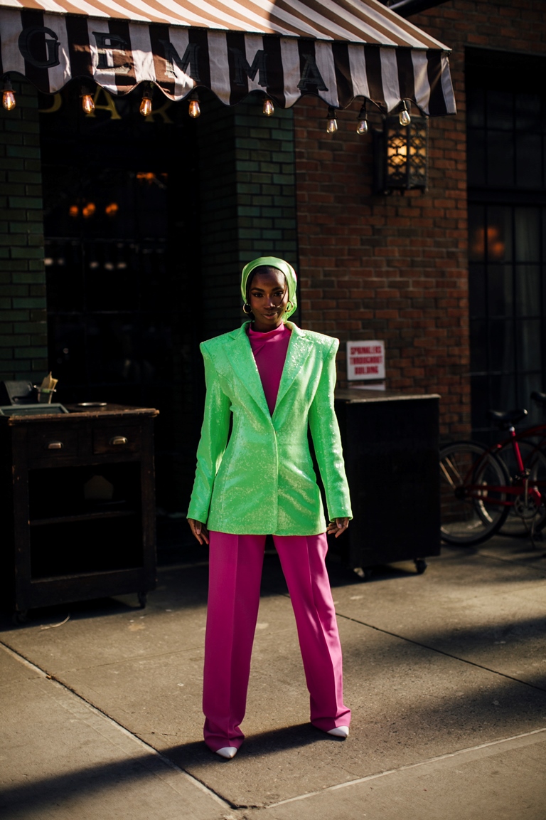 إعتمدي صيحة الـcolor blocking من خلال تنسيق لونين قويين سوياً