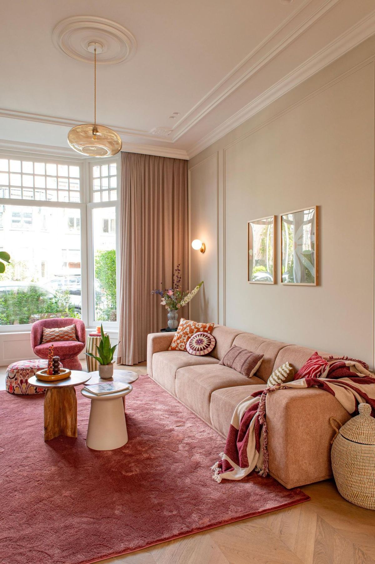 إلصاق الأثاث بالجدران يقلل من الإحساس بالدفء والتوازن