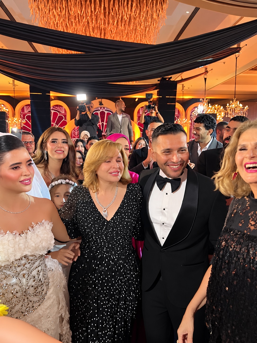 إلهام شاهين تحتفل بزفاف ابن صابرين