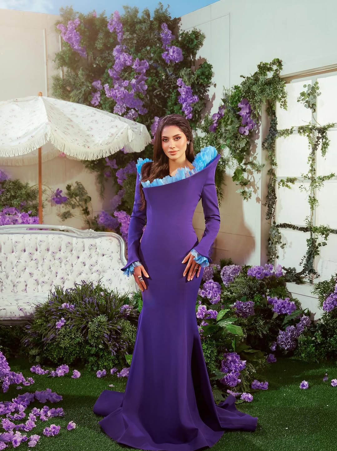 إلهام علي تتألق بفستان بنفسجي في جلسة تصوير عيد ميلادها