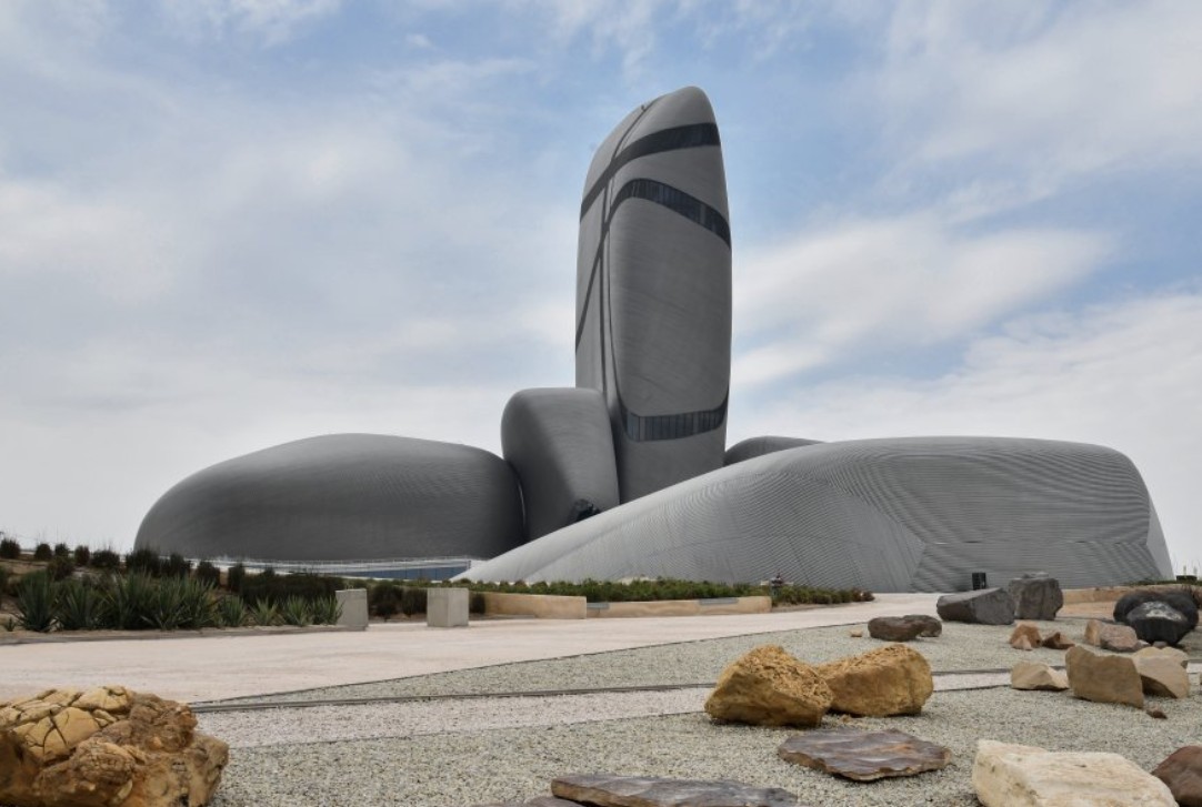 إلهام للفكر.. ودفء للروح في مركز إثراء 