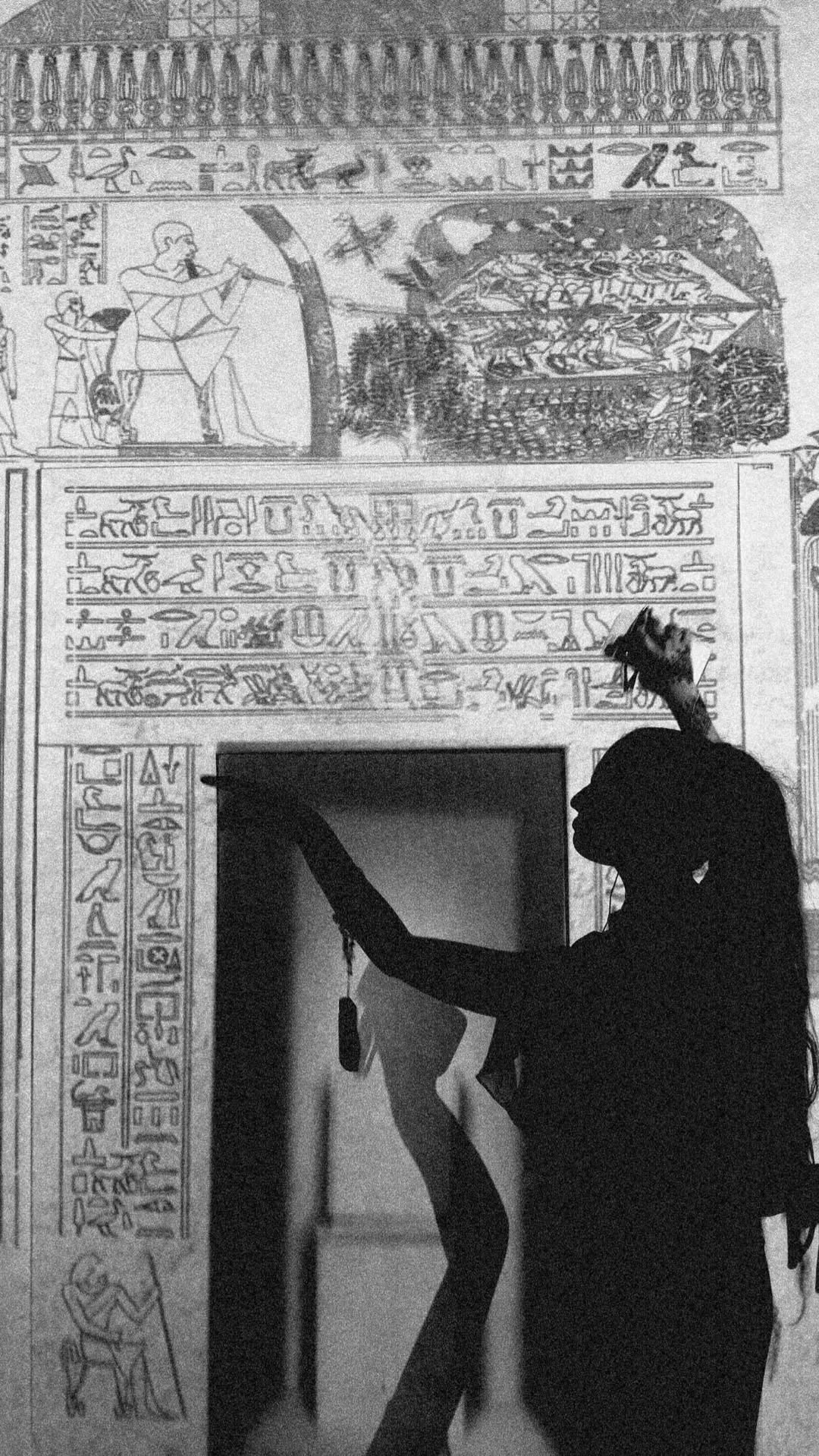  إليانا تعيش أجزاء استثنائية بين الأهرامات وخان الخليلي