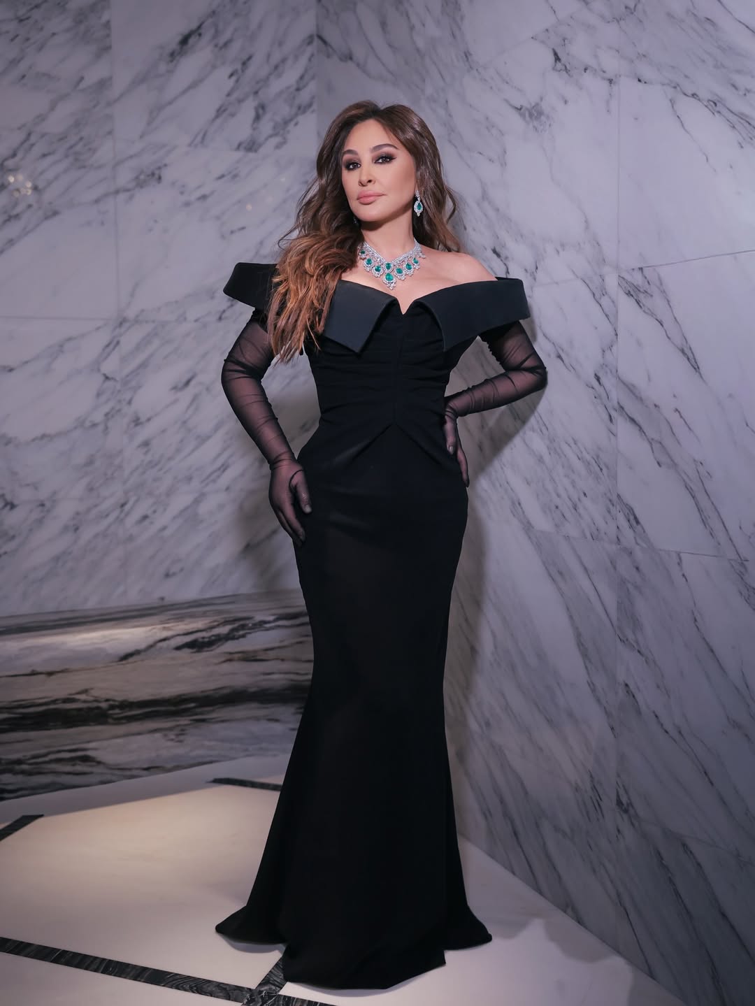 إليسا بفستان أسود أنيق من تصميم نيكولا جبران