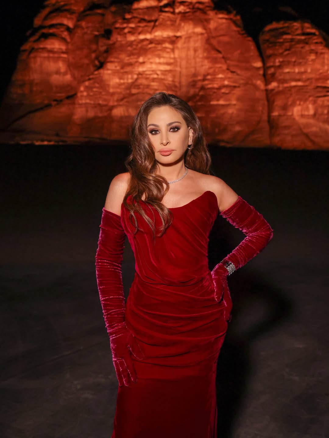 إليسا بفستان مجسم من توقيع نيكولا جبران