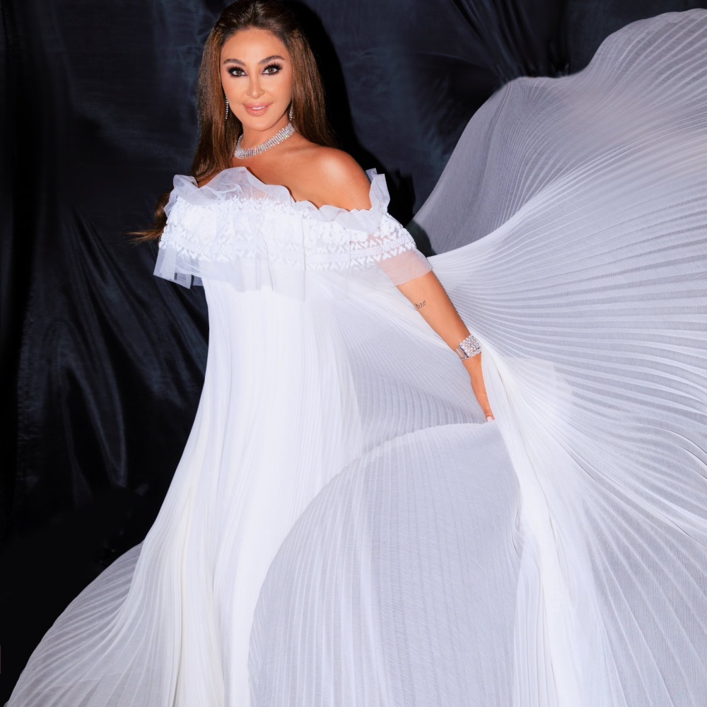 إليسا نسّقت مع طلّتها العرائسية تصاميم مجوهرات ماسية