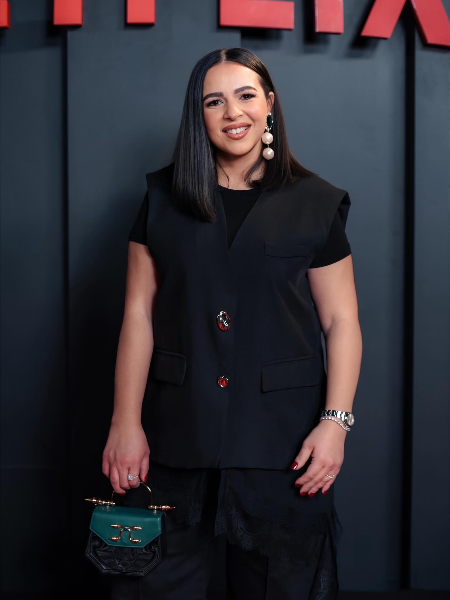 إيمي سمير غانم زيّنت مظهرها بمجوهرات مميزة من علامة Papayas